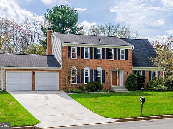 2nd image of 10417 Silk Oak Dr