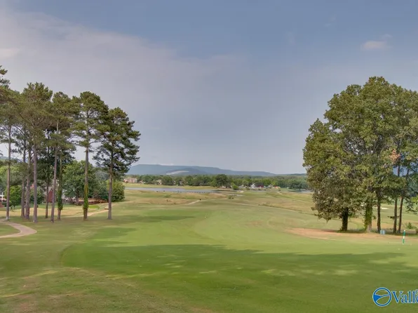 3027 Hampton Cove Way SE, Owens Cross Roads, AL 35763
