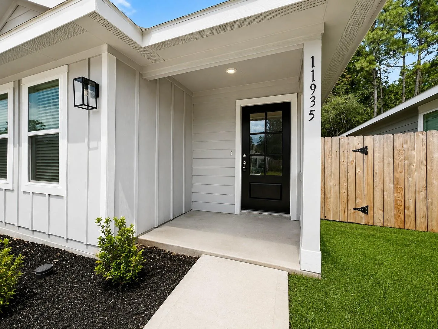 3 bed, 2.0 bath, 1023 sqft, $1,395 — Photo 3