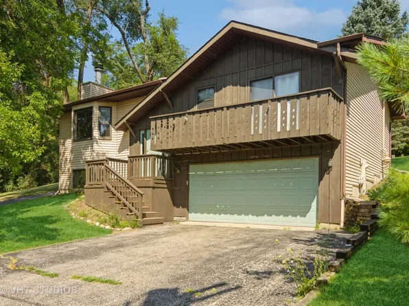 426 Asbury Ave, Fox River Grove, IL 60021