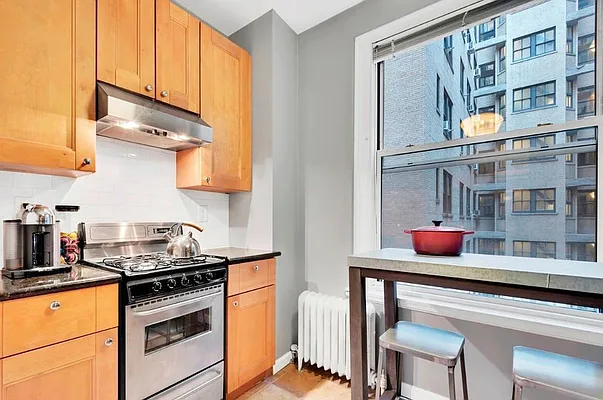 Rented by Halstead Real Estate | media 16