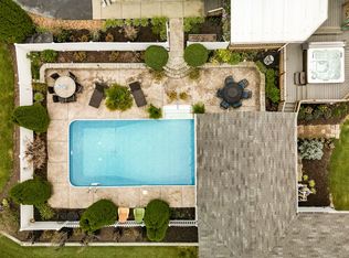 1301 Donna Ct, Cottontown, TN 37048