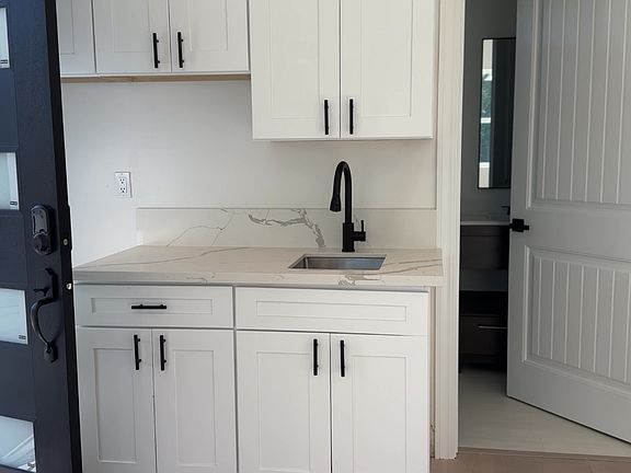 3rd image of 8105B Fair Oaks Blvd #2