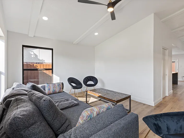 3404 Newkirk Dr — Photo 11