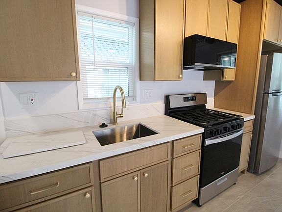 2nd image of 1175 Grand Ave