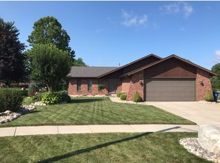 303 Blickview Dr, Schererville, IN 46375
