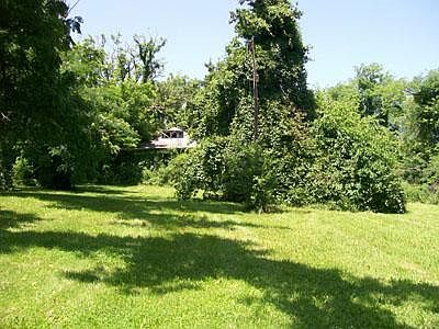 2nd image of 3057 N Fremont Ave