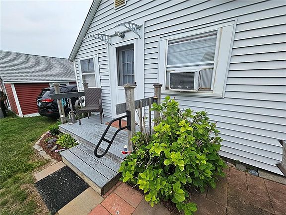 3rd image of 854-103 Matunuck Beach Rd