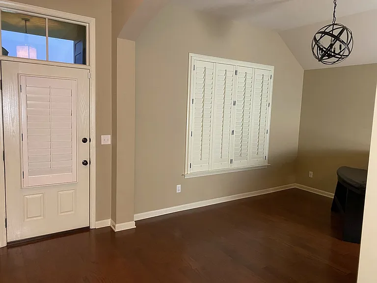 741 Evanwood Dr — Photo 3