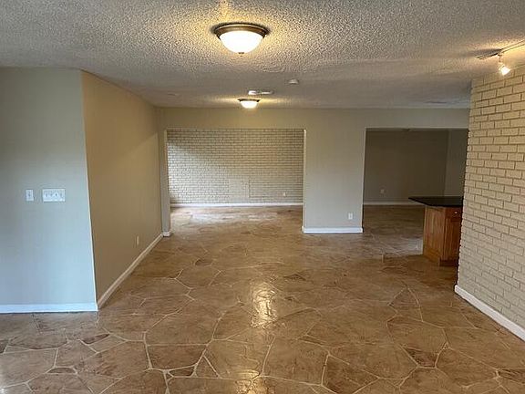 3rd image of 2740 NW 9th Lane