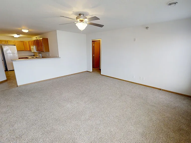3801 Tiverton Ct — Photo 3