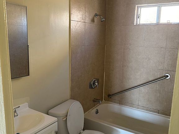 4th image of 6714 West Blvd #1