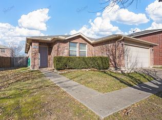 1933 Copper Mountain Dr, Justin, TX 76247