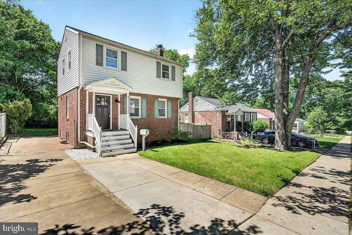 5 bed, 1560 sqft, $3,290 — Photo 4