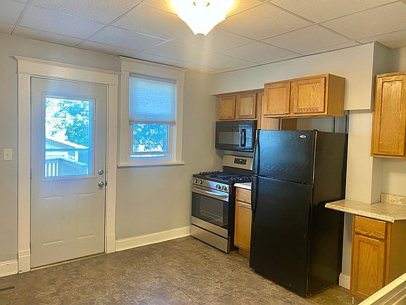 5th image of 914 Clay St #1