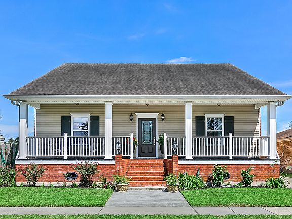 3rd image of 3813 Lyndell Dr