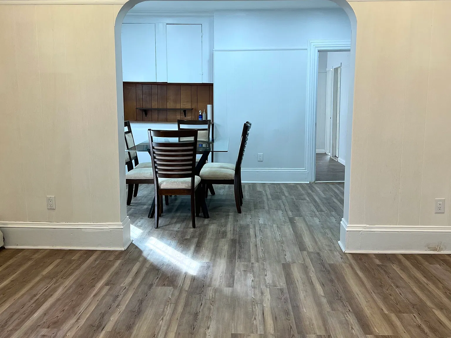 3 bed, 1301 sqft, $2,300 — Photo 2