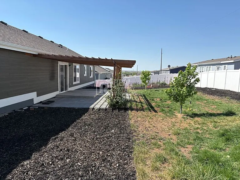4209 Yellowbells Dr — Photo 16
