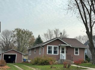 1004 Hildreth St, Charles City, IA 50616