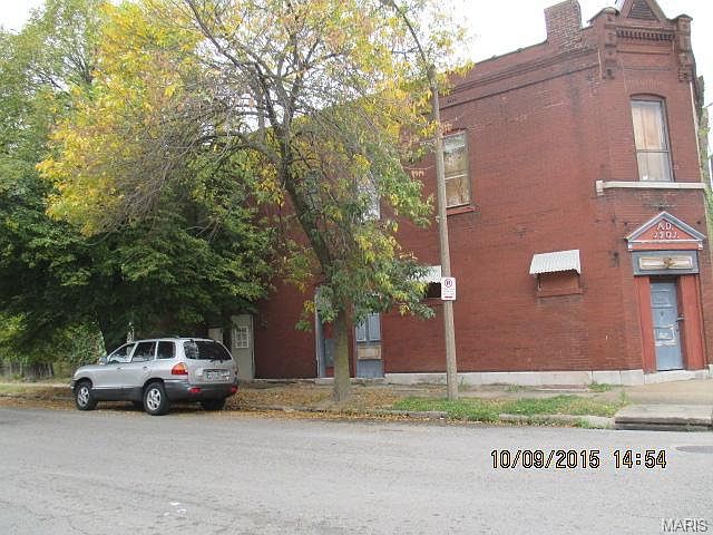 2nd image of 2700 Utah St