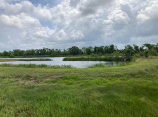 26 Shoreline Dr, Angleton, TX 77515