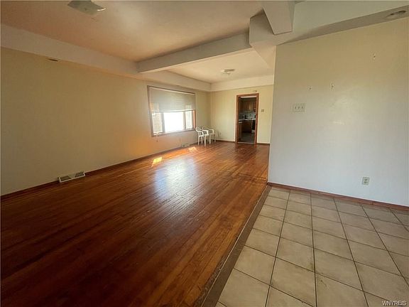 4th image of 118 Lackawanna Ave
