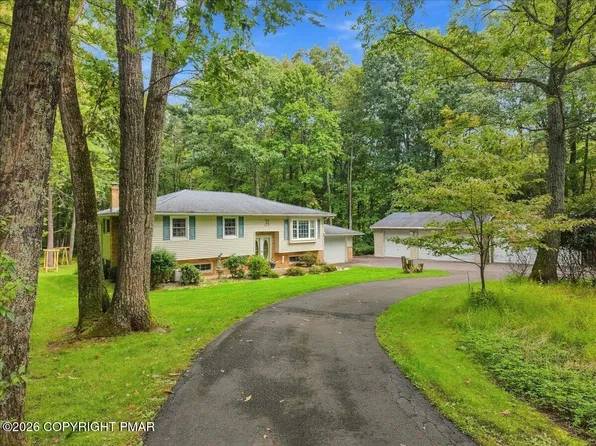 2239 Long Acre Dr, Effort, PA 18330