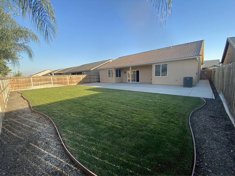 2406 Plantation Ave — Photo 16