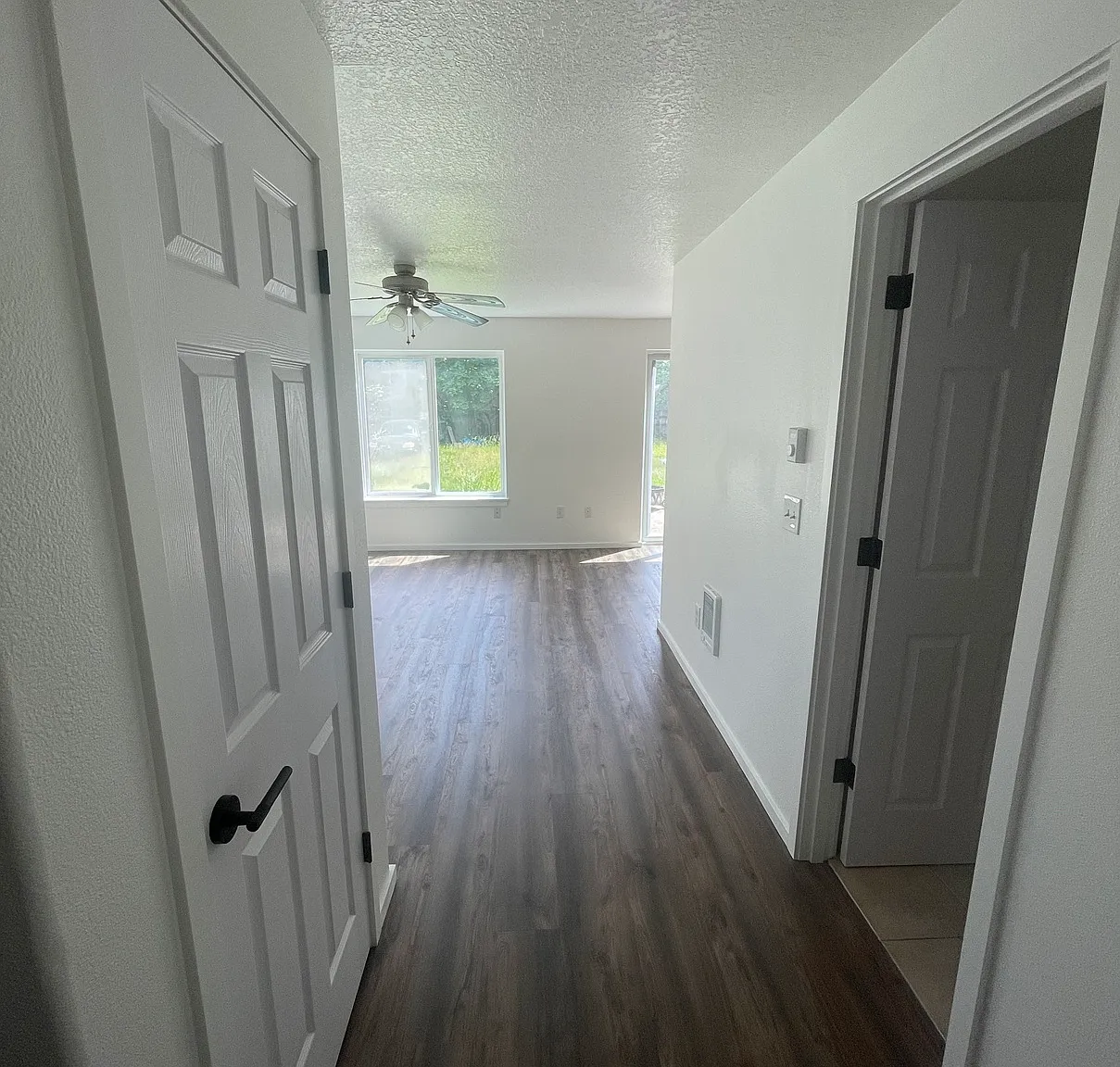 3 bed, 1300 sqft, $2,300 — Photo 4