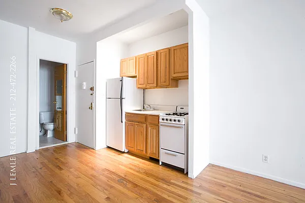 Rented by J. Lemle Real Estate | media 16
