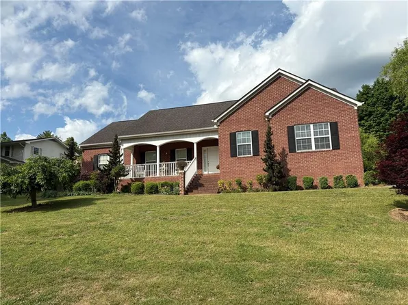 805 Thomas Ave, Chickamauga, GA 30707