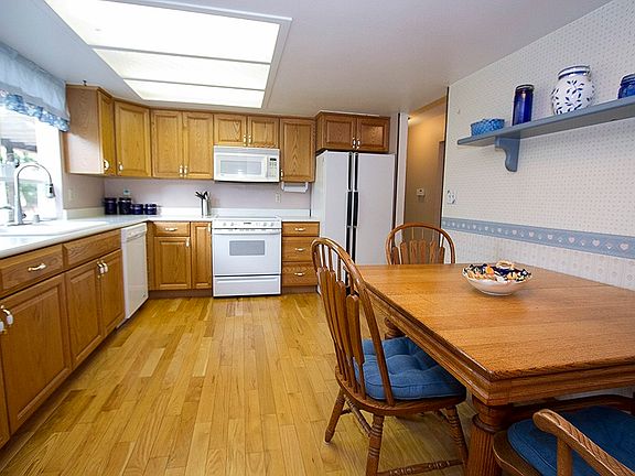 2nd image of 11245 SE 322nd St