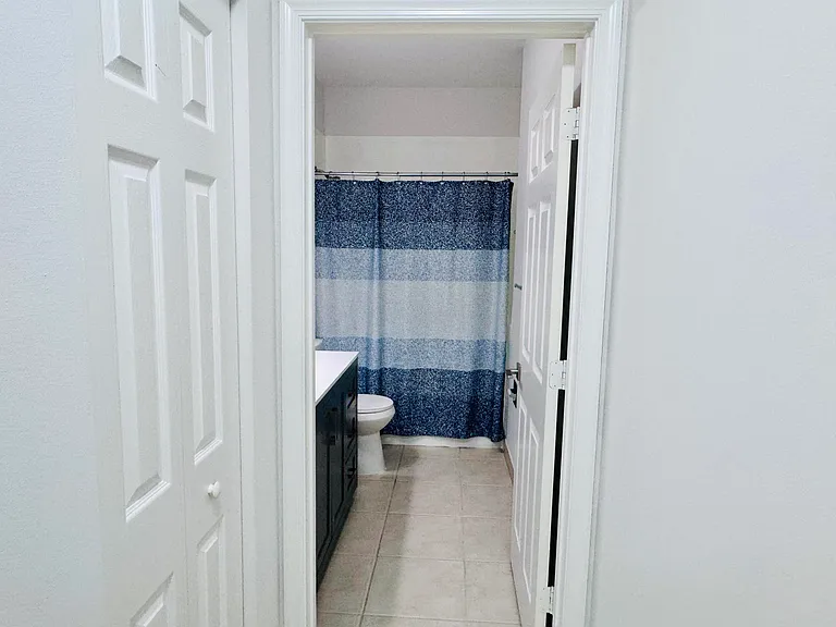 9360 Cove Point Cir — Photo 23