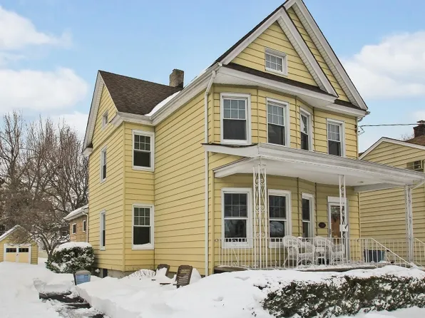 134 Washington Pl, Hasbrouck Heights, NJ 07604