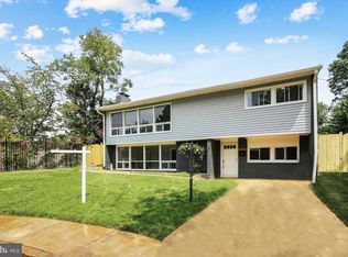 2953 Viewpoint Rd, Alexandria, VA 22314