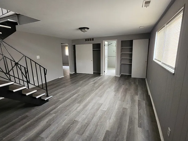 7844 Glen Orchard Dr #B — Photo 3