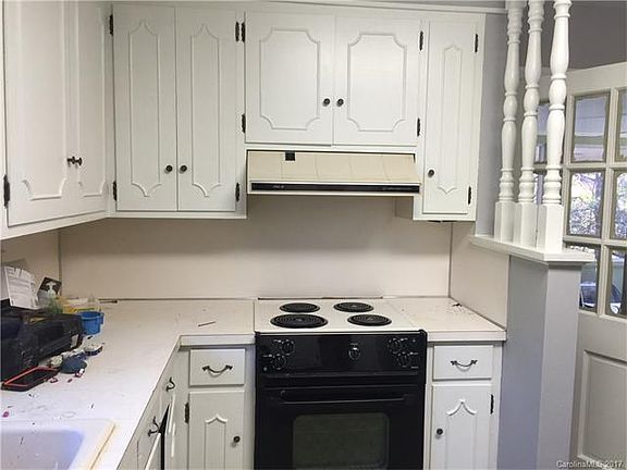 3rd image of 418 Deerwood Dr
