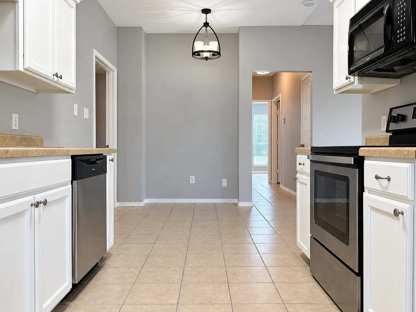 3 bed, 1100 sqft, $1,550 — Photo 4