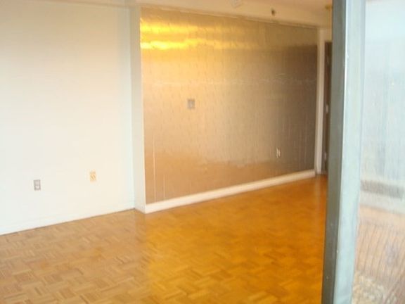 5th image of 300 Lynn Shore Dr APT 501