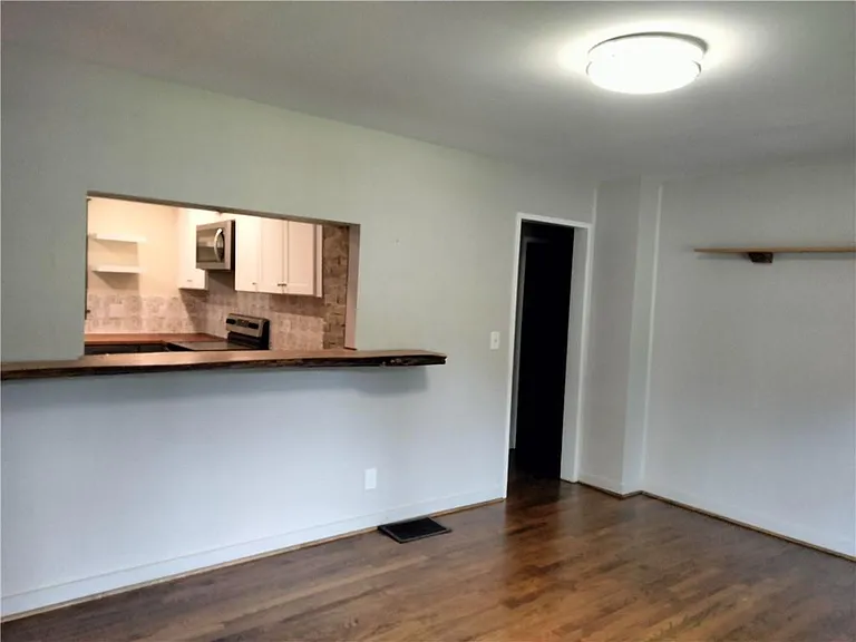 2215 Clairmont Ter NE — Photo 4