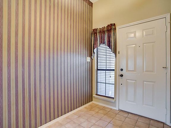 5th image of 2525 Forest Creek Dr