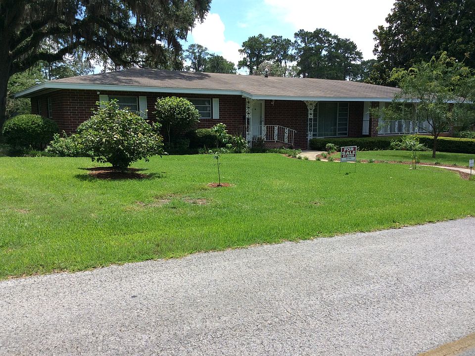 1st image of 1257 SW Castle Heights Ter