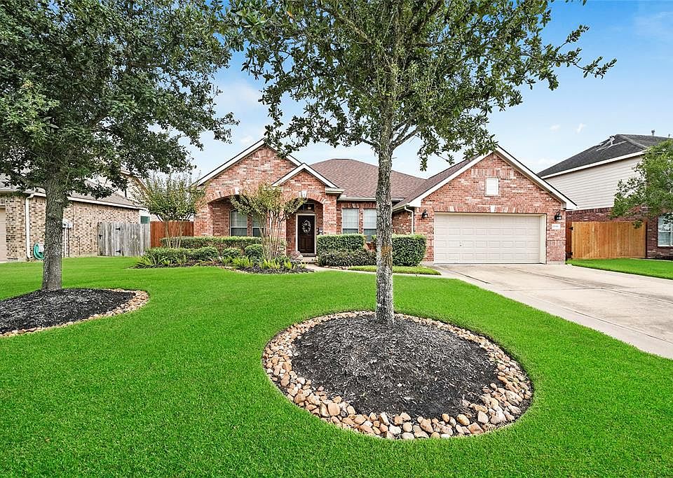 1st image of 13606 Lake Vista Dr