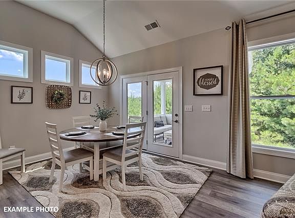 3rd image of 505 Lavender Ln
