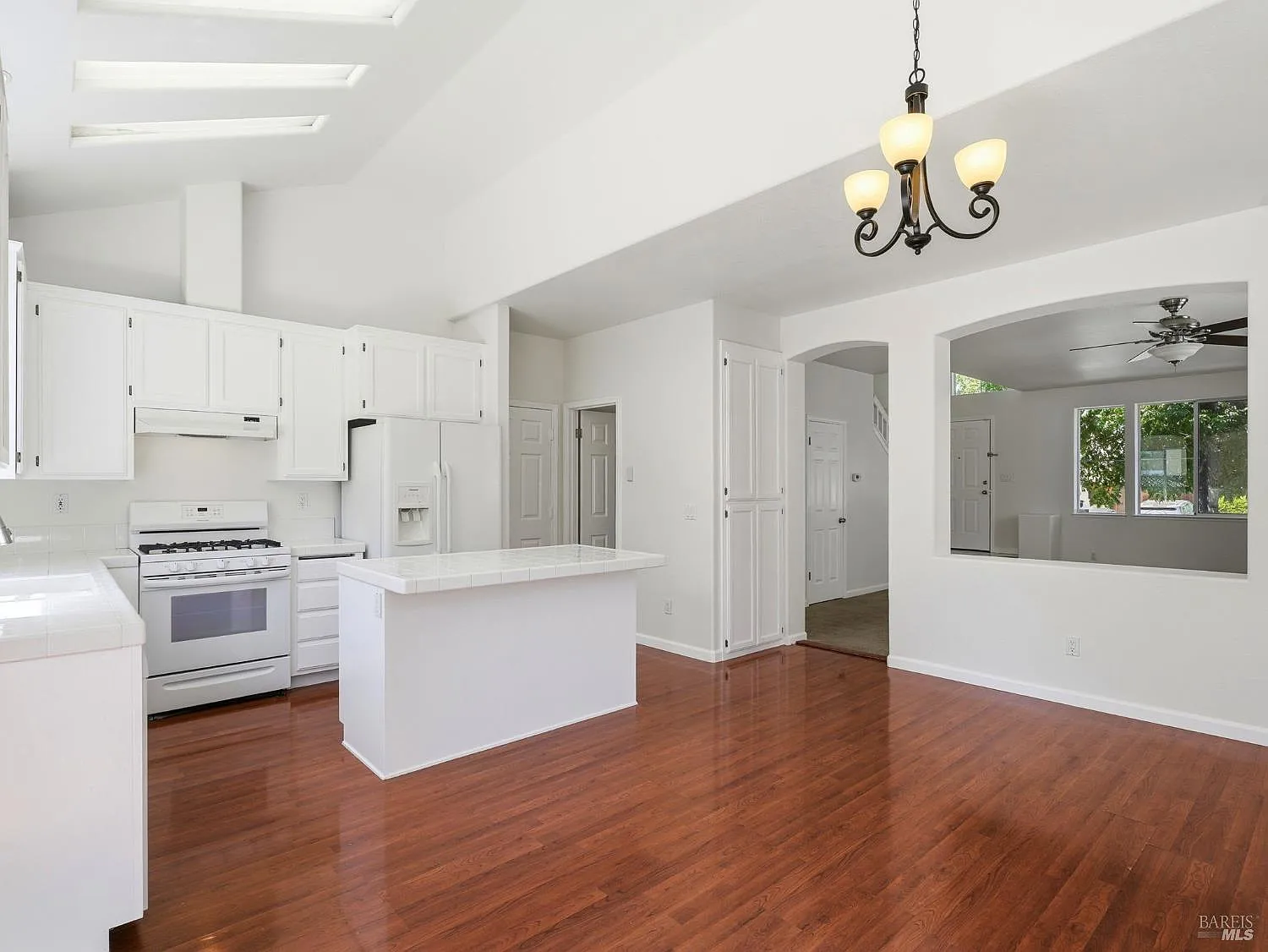 2386 Battersea Street - Photo 12