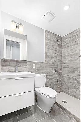 5th image of 223 E 89th St APT E1