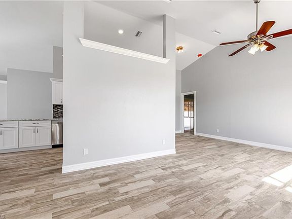 4th image of 3312 SW 14th Pl