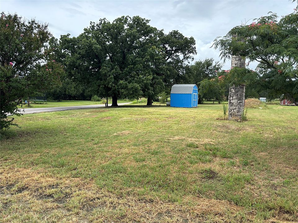 1st image of 218 Tolar Cemetery Rd