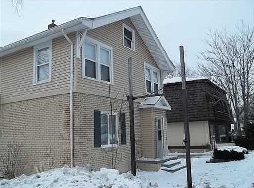 2nd image of 1034 Lapeer Ave