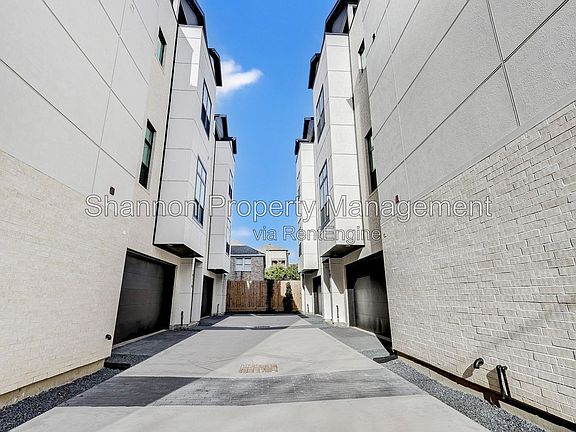 2nd image of 1817 Prospect St #A